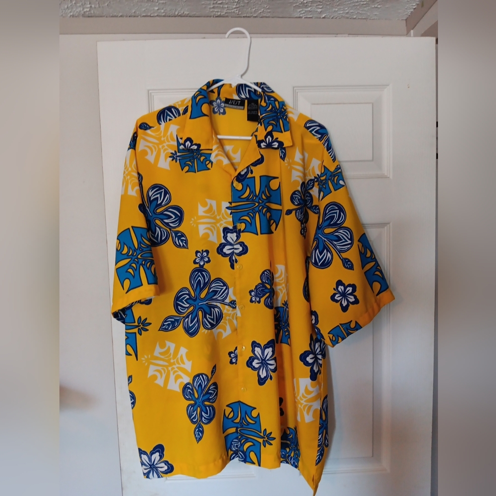 J/E/T Streetwear Men's Hawaiian Top Yellow And Blue Size XLarge. New without ta